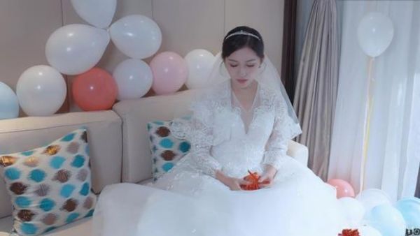 完蛋我被美女包围了 v1.13.0.129